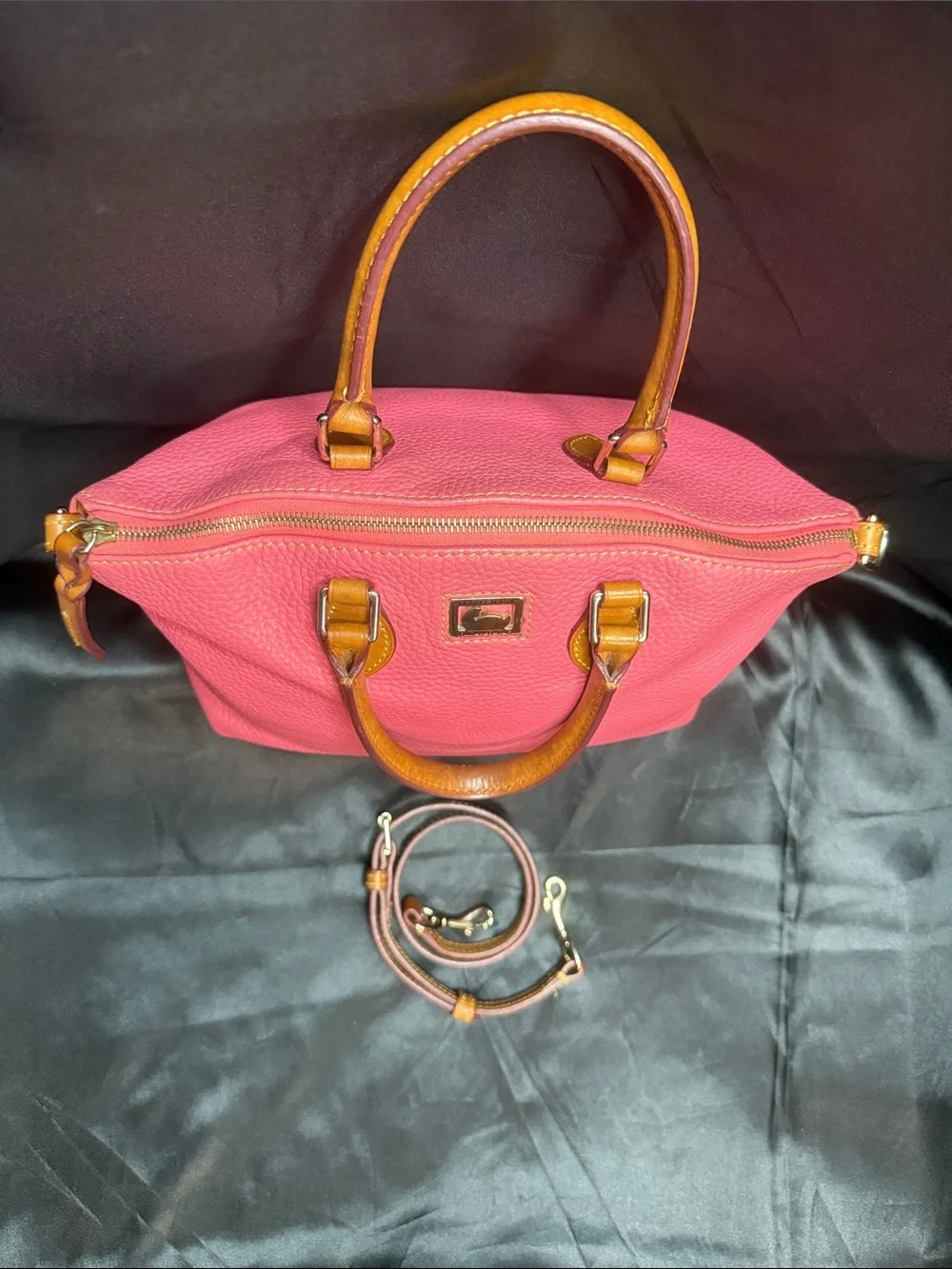 GORGEOUS DOONEY & BOURKE PINK PEBBLED GRAIN LEATHER DOMED SATCHEL / SHOULDER BAG